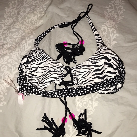 Beautiful reversible Victoria’s Secret bikini top - Picture 4 of 6